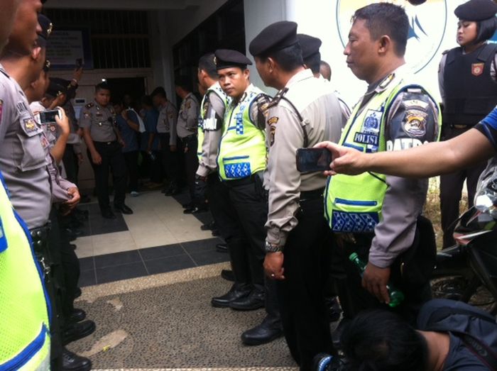 Polisi Jaga Ketat Pemindahan 50 Lapas Pakjo Palembang (Foto)