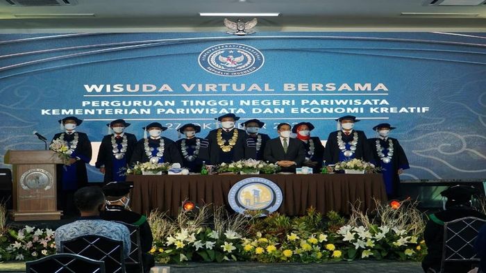 poltekpar-palembang-menggelar-wisuda-perdana.jpg