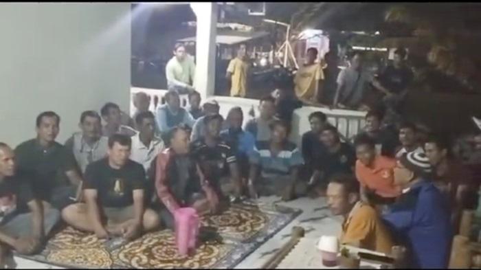 Tolak Bujuk Rayu Perusahaan, Warga Sungai Dua Banyuasin Sepakat Permanenkan Portal Jalan - Sripoku.com