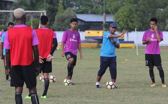 rahmad-darmawan-sriwijaya-fc_20171222_110045.jpg