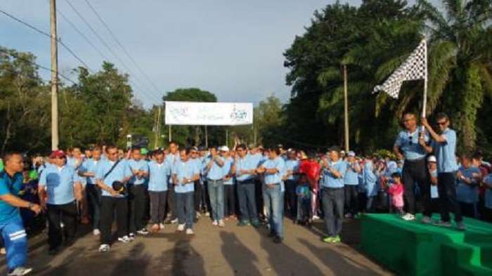 ribuan-warga-muaraenim-jalan-santai_20160424_151916.jpg
