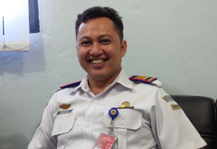rudi-pitoyo-kepala-satuan-pelayanan-kasatpel-bandar-udara-silampari_20170519_112523.jpg