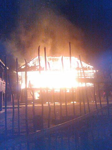 Satu Jam, Rumah Ahyar Rata dengan Tanah