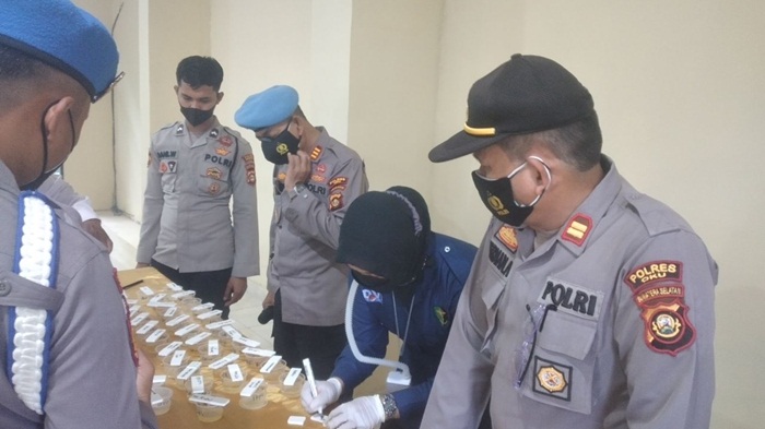 Puluhan Perwira Polres OKU Test Urine Mendadak, Ini Hasilnya