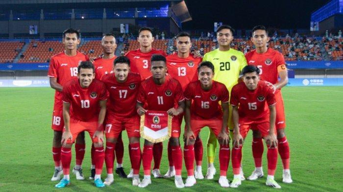 skuad-timnas-indonesia-saat-berlaga-di-babak-penyisihan-grup-f-asian-games-2023.jpg