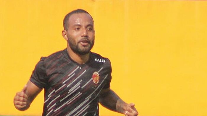 striker-anyar-sriwijaya-fc-mario-albertho-aibekob-9.jpg