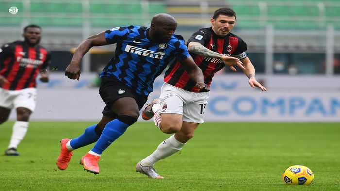 striker-inter-milan-romelu-lukaku-vs-bek-ac-milan-alessio-romagnoli.jpg