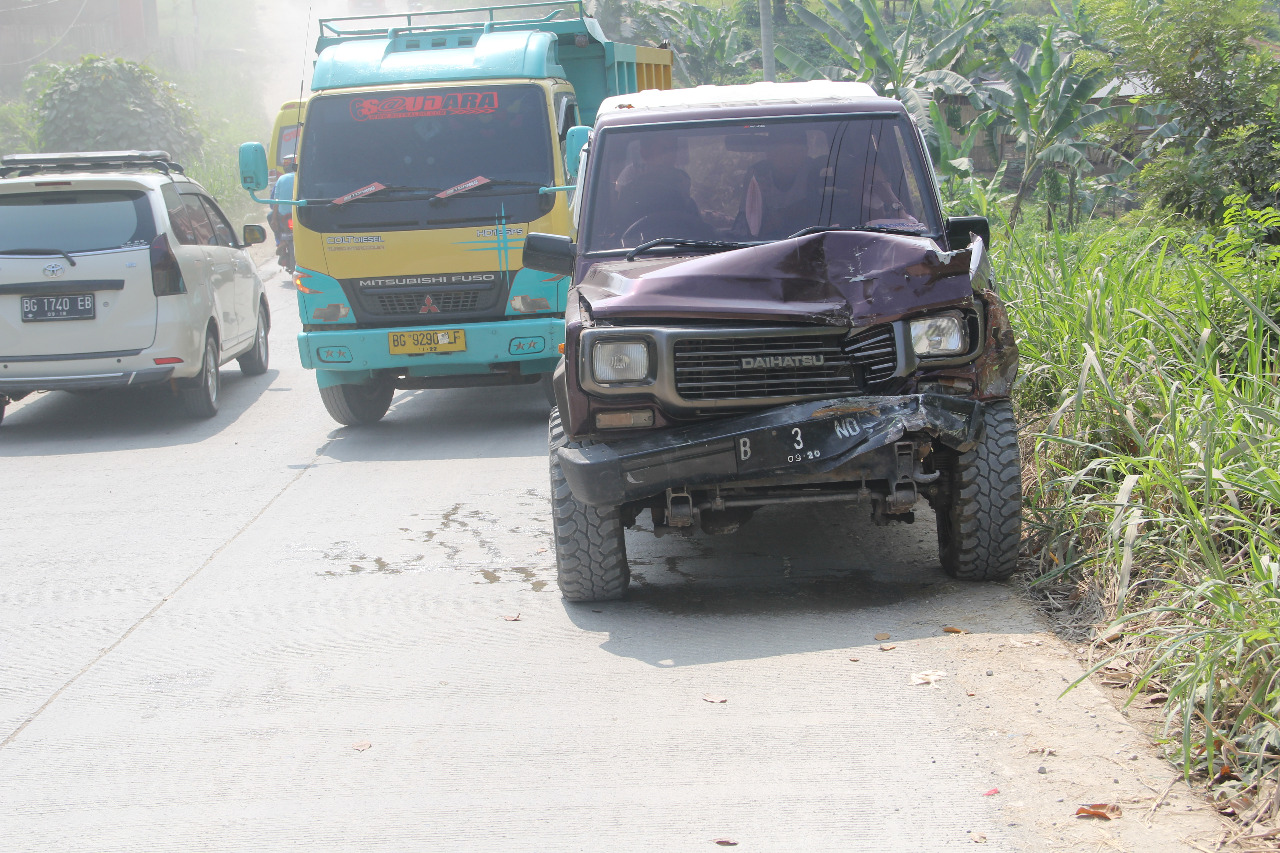 Diduga Rem Blong, 4 Mobil Ringsek Usai Tabrakan Beruntun di Baturaja