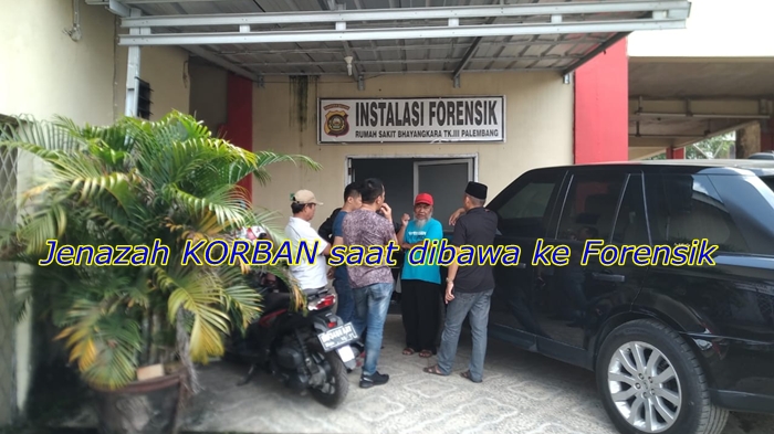 tampak-kerabat-korban-delwin-siswa-sma-taruna-palembang-yang-meninggal.jpg