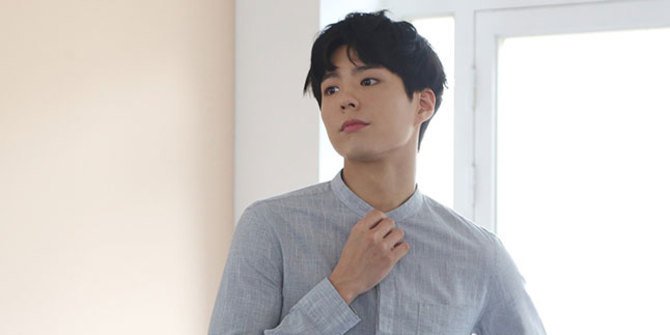 tampil-di-acara-music-bank-tatanan-rambut-park-bo-gum-terbaru-jadi-sorotan-ini-fotonya_20180704_134508.jpg
