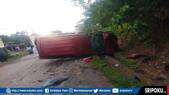 toyota-avanza-tabrakan-dengan-sepeda-motor-yamaha-di-pali.jpg