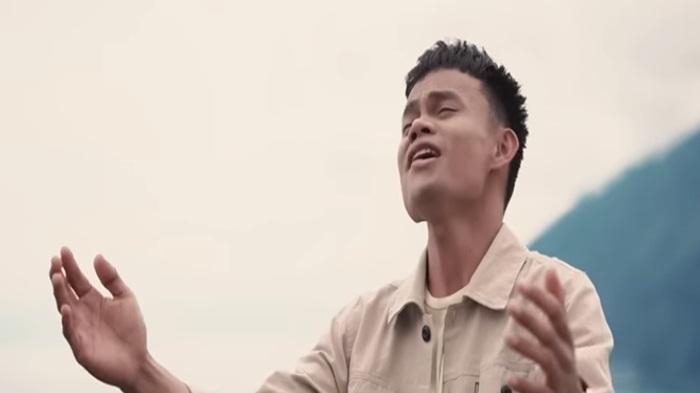 translate-lirik-lagu-Aut-Boi-foto.jpg