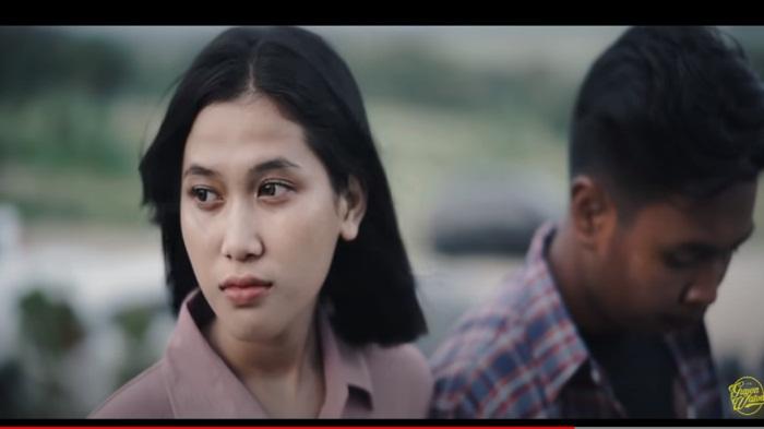 translate-lirik-lagu-Kelangan-oleh-Guyon-Waton.jpg