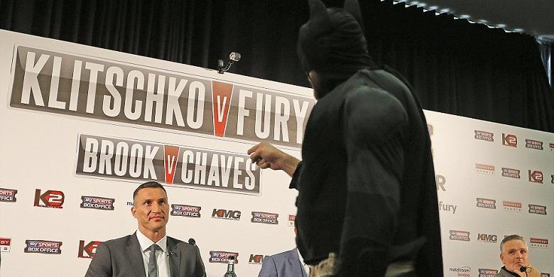 Kembali Ejek Anthony Joshua, Tyson Fury: Dia Memungut Sabuk Juara Saya dari Tempat Sampah