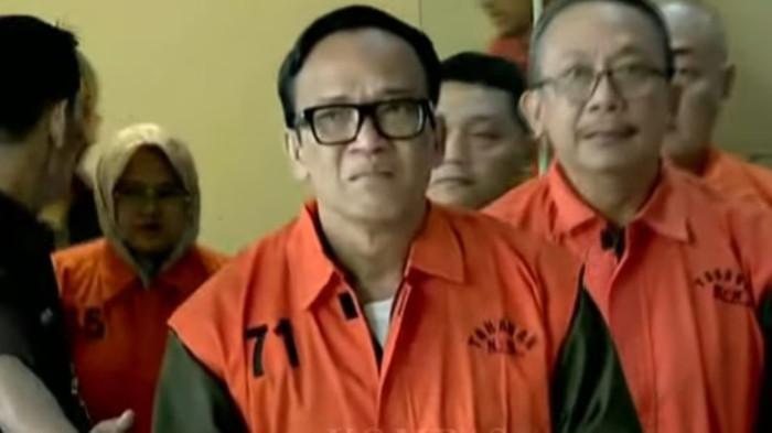 wAMENAKER-nOEL-tahan-tangis.jpg