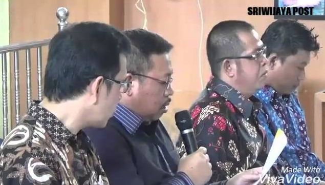 wakil-pimpinan-dprd-muba-islan-hanura-kedua-dari-kiri_20160502_132232.jpg
