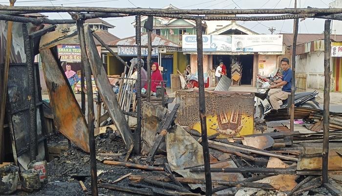 Warung Kelontong di Lubuklinggau Ludes Terbakar Dini Hari, Jarak Kantor Pos Damkar 100 Meter - Sripoku.com