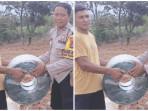 Anggota-Polsek-Lawang-Kidul-Polres-Muara-Enim-secara-simbolis-memberikan-bantuan-selang.jpg