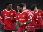 Anthony-Elanga-dari-Manchester-United-merayakan-dengan-rekan-setimnya-Fred.jpg