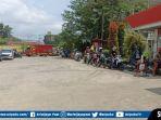 Antrean-kendaraan-di-SPBU-2430118-PT-Asoka-Puri-Kreasi-di-Jalan-Alamsyah-Ratu-Prawira-Negara.jpg