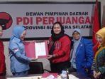 Holda dan Meli Mustika Kembalikan Formulir Pendaftaran sebagai Balongub dan Balonwagub Pilgub Sumsel
