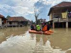 Banjir-merendam-ratusan-rumah-warga-di-wilayah-Desa-Curup-dan-Desa-Sukaraja-Kecamatan-Tanah-Abang-2.jpg