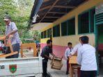 Bantuan-meja-dan-kursi-disalurkan-ke-SDN-Pangkalan-Mura.jpg