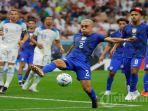Bek-AS-Sergino-Dest-tengah-mengontrol-bola.jpg