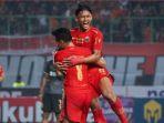 Bek-Persija-Jakarta-Akbar-Arjunsyah-digendong-Syahrian-Abimanyu.jpg