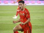 Bek-Persija-Jakarta-Rio-Fahmi-berselebrasi-setelah-rekannya.jpg
