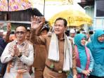 Bupati-Muara-Enim-H-Edison-SH-MHum-saat-kunjungan-kerja-program-Bunga-Desa.jpg