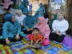 Dewi-Sastrani-kunjungi-anak.jpg