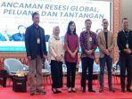 Direktur-Galeri-24-Arifmon-saat-menjadi-narasumber-talk-show-ancaman-resesi-Global.jpg