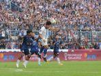 Duel-Arema-FC-vs-PSIS-Semarang-dalam-laga-leg-kedua-semifinal-Piala-Presiden-2022.jpg