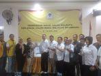 Fitrianti-Agustinda-kembalikan-berkas-pendaftaran-ke-Golkar.jpg