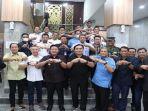 Gubernur-Sumsel-H-Herman-Deru-berfoto-bersama-Direktur-Utama-PT-KAI.jpg