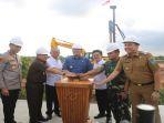 Gubernur-Sumsel-H-Herman-Deru-melakukan-ground-breaking.jpg