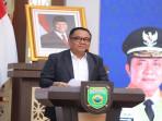 H-Cik-Ujang-menghadiri-acara-Gala-Dinner.jpg