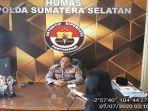 Kabid-Humas-Polda-Sumsel-Kombes-Pol-Drs-Supriadi-MM-ketika-di-wawancara.jpg