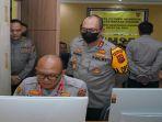 Kapolda-Sumsel-Irjen-Pol-A-Rachmad-Wibowo-SIk-didampingi-Karo-SDM-Polda-Sumsel.jpg