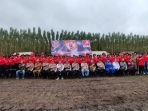 Kapolda-Sumsel-Irjen-Pol-A-Rachmad-Wibowo-berfoto-bersama-usai-meninjau-peralatan.jpg