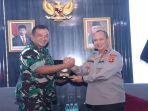 Kapolda-Sumsel-Irjen-Pol-A-Rachmad-Wibowo-dan-Danpuspomad-TNI-Letjen-TNI-Chandra.jpg