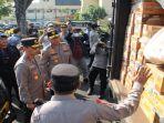 Kapolda-Sumsel-Irjen-Pol-A-Rahmad-Wibowo-memantau-persiapan-pasokan-makanan.jpg