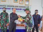 Kapolda-Sumsel-Pantau-Karhutla-di-OKI-Irjen-Rachmad-Wibowo-Beri-Uang-Saku-untuk-Personel-TNI-Polri.jpg