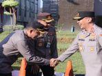 Kapolda-Sumsel-berjabat-tangan.jpg