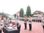 Kapolres-Muba-AKBP-Imam-Safii-SIk-menyaksikan-penandatangan-SK-sertijab.jpg