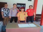 Kapolsek-SU-II-Palembang-Kompol-Handryanto-melalui-Kanit-Reskrim-Iptu-Andrian-mengamankan-riski.jpg
