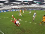 Kiper-Argentina-Emiliano-Martinez-kebobolan-gol.jpg