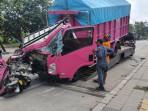 LAKALANTAS-TRUK-KONTAINER.jpg