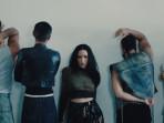 Lirik-Lagu-Kiss-by-Demi-Lavato-Lagu-Populer-di-Spotify-Minggu-Ini.jpg